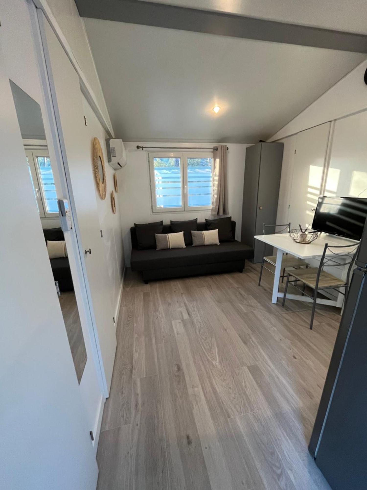 Mobil-Home Camping Oasis Roquebrune-sur Argens Exteriér fotografie